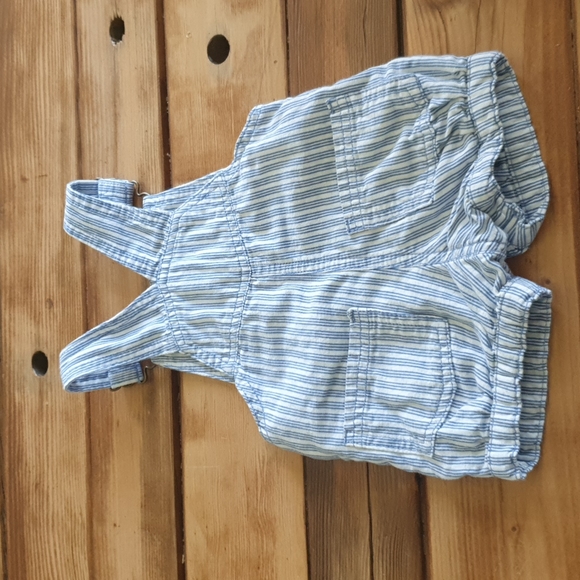 Carters Romper - Picture 3 of 3